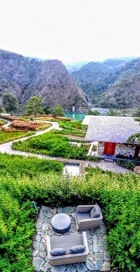 Taj Rishikesh Resort & Spa Uttarakhand ภายนอก รูปภาพ